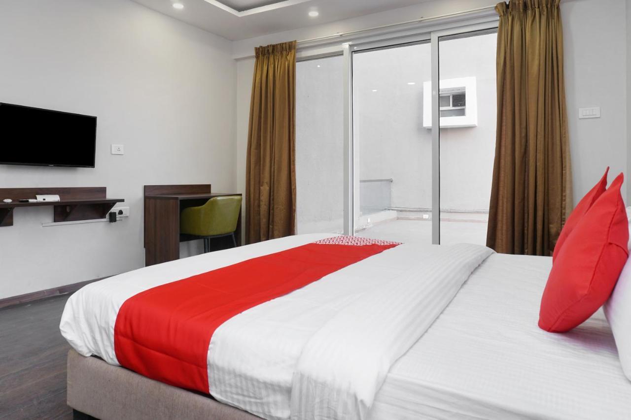 Oyo 16832 Hotel I Suite 2 Mangvadi Eksteriør billede