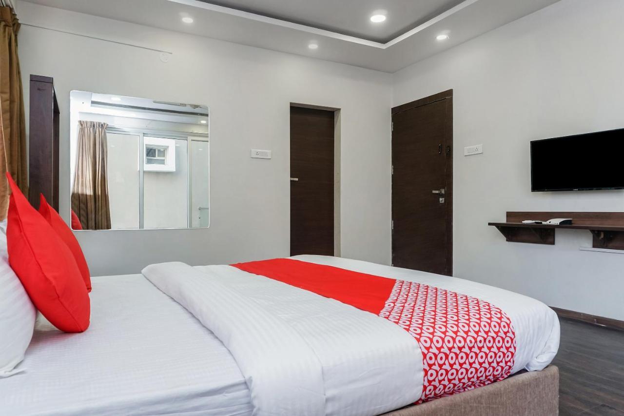 Oyo 16832 Hotel I Suite 2 Mangvadi Eksteriør billede