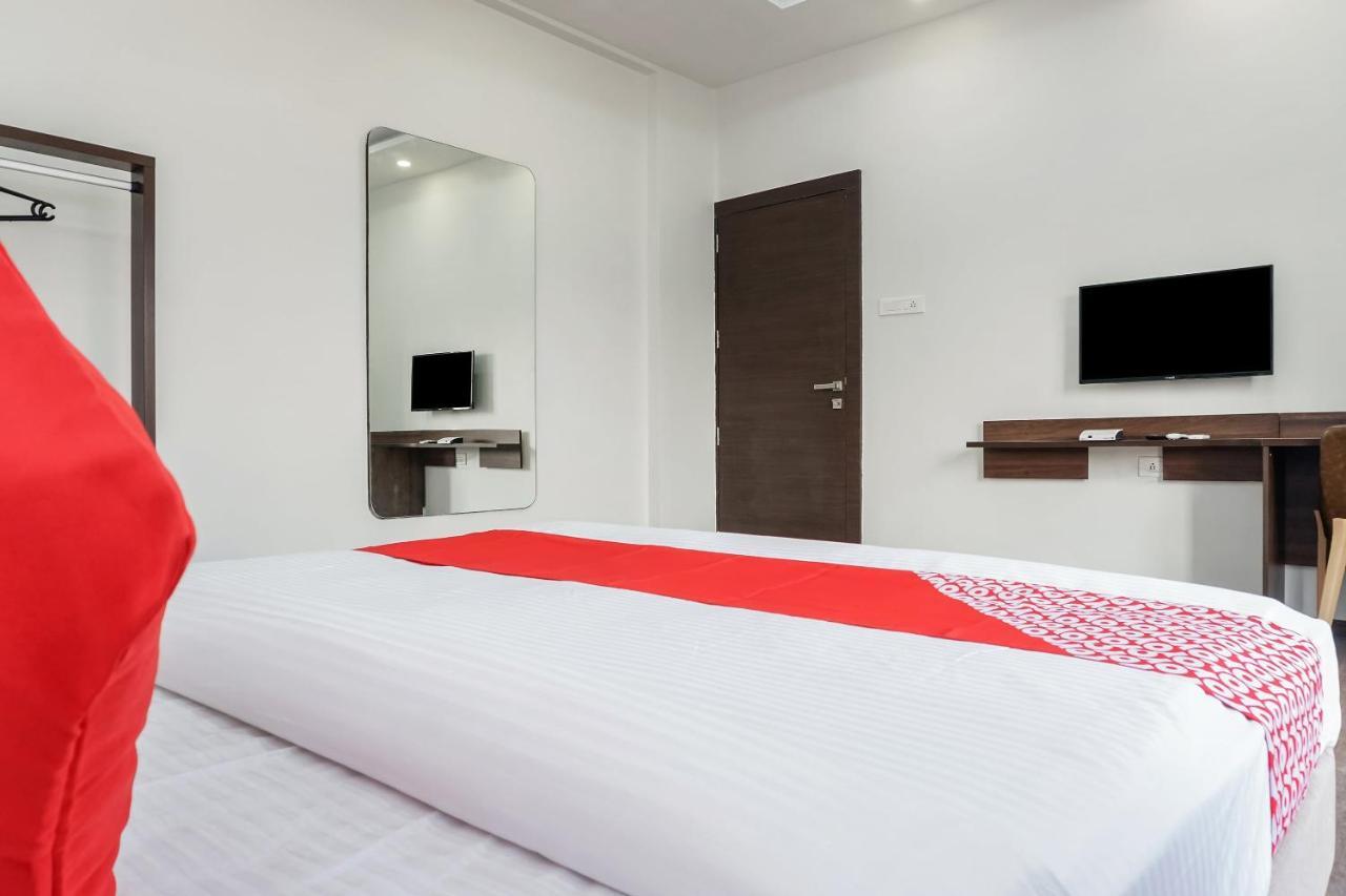 Oyo 16832 Hotel I Suite 2 Mangvadi Eksteriør billede