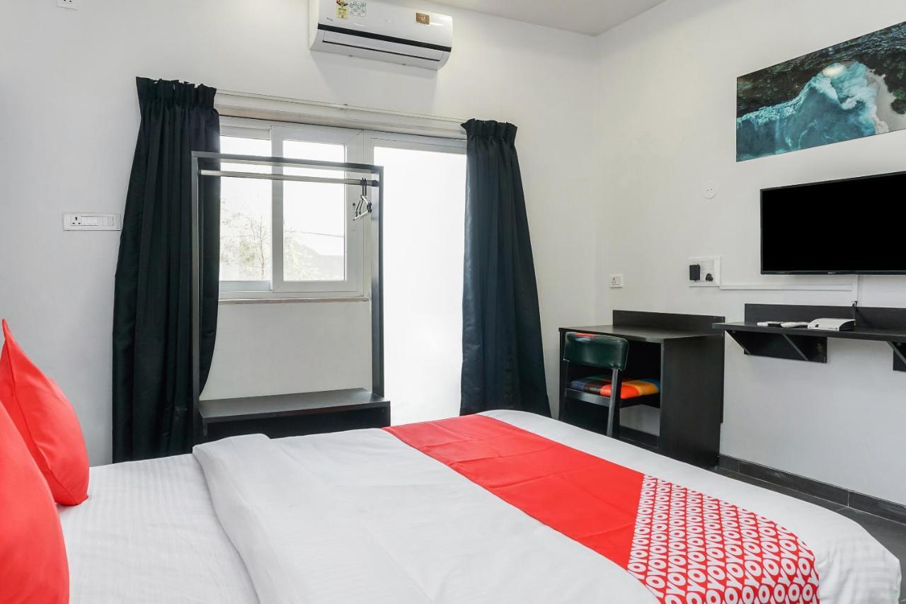 Oyo 16832 Hotel I Suite 2 Mangvadi Eksteriør billede