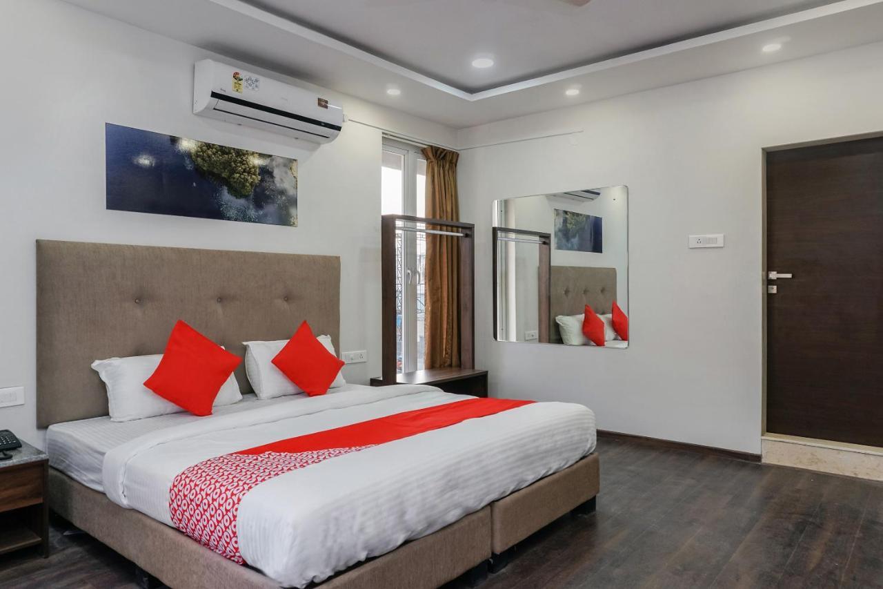 Oyo 16832 Hotel I Suite 2 Mangvadi Eksteriør billede